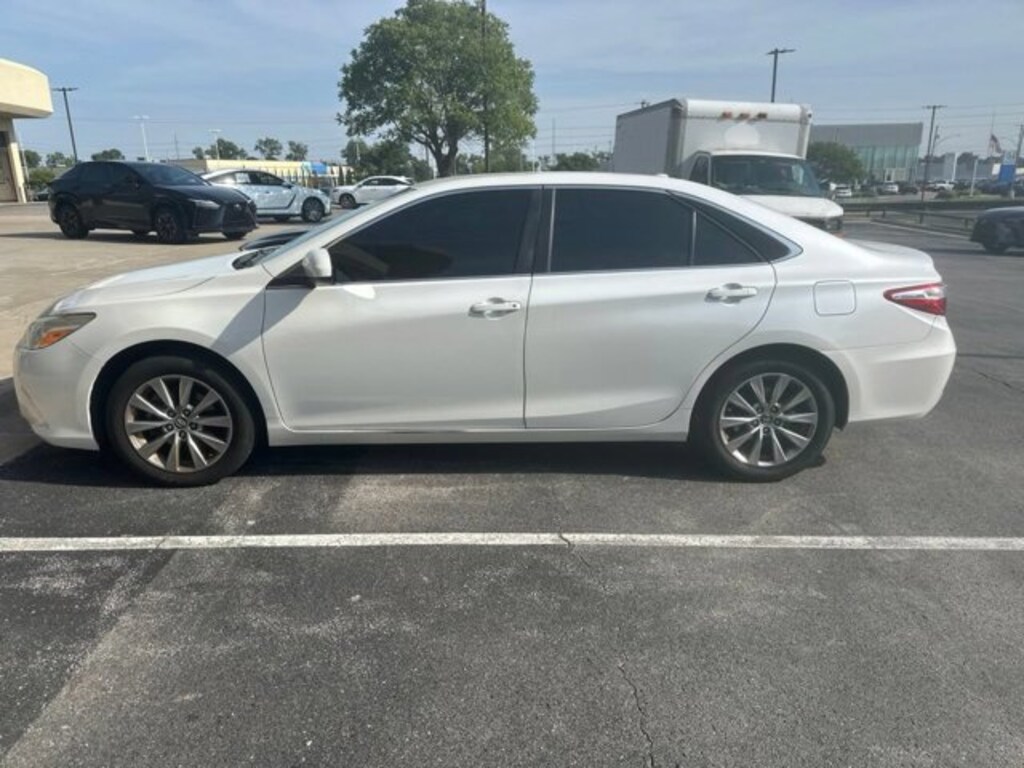 Used 2016 Toyota Camry XLE