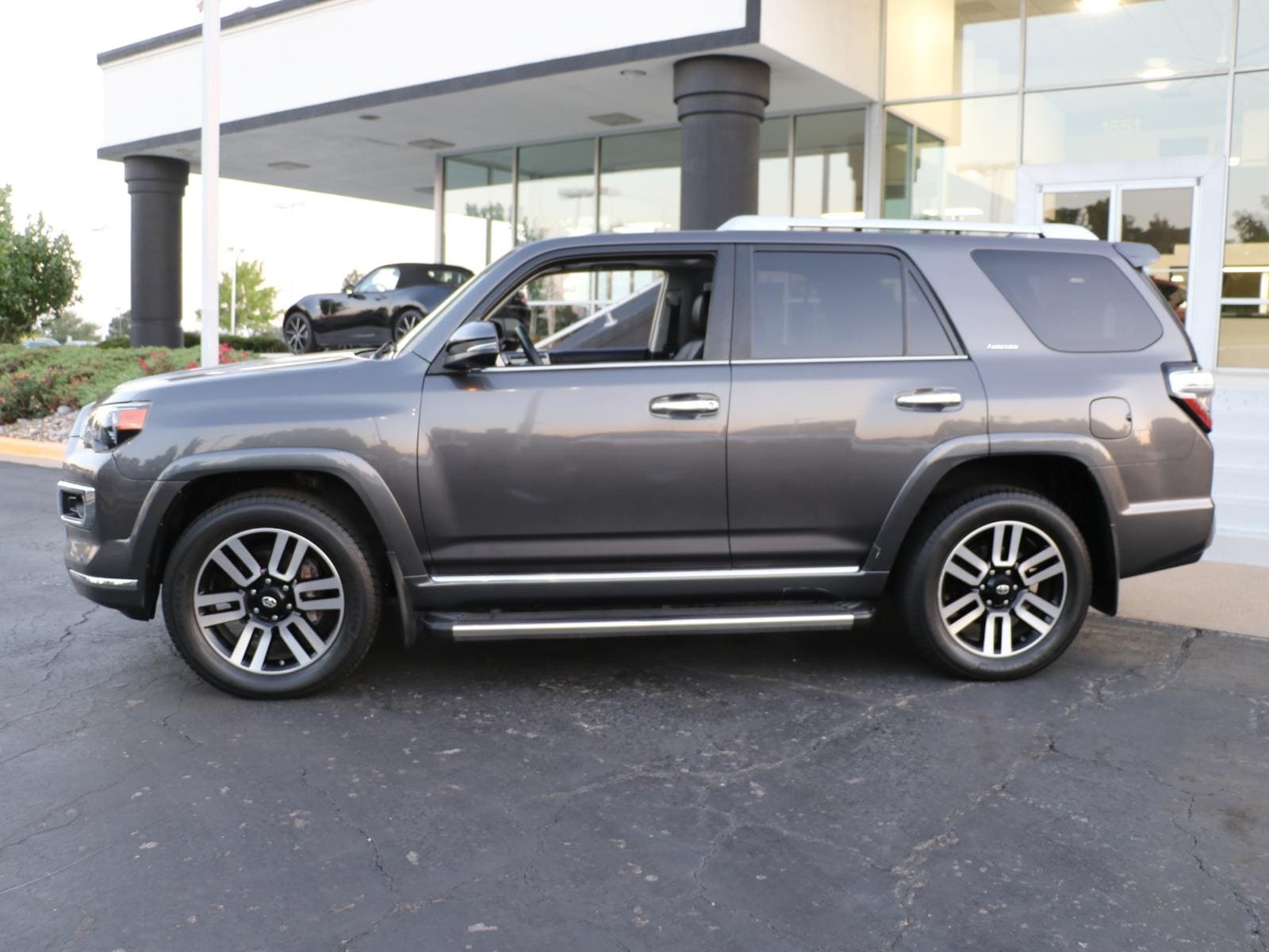 Used 2017 Toyota 4Runner Limited with VIN JTEBU5JR3H5465695 for sale in Kansas City