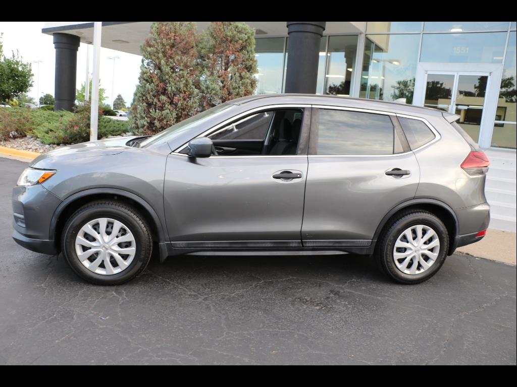 Used 2018 Nissan Rogue S with VIN 5N1AT2MT7JC718572 for sale in Kansas City