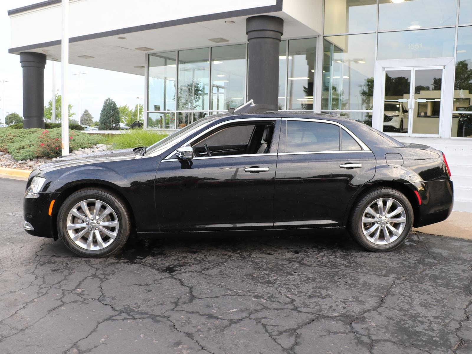 Used 2018 Chrysler 300 Limited with VIN 2C3CCAKG1JH268657 for sale in Kansas City