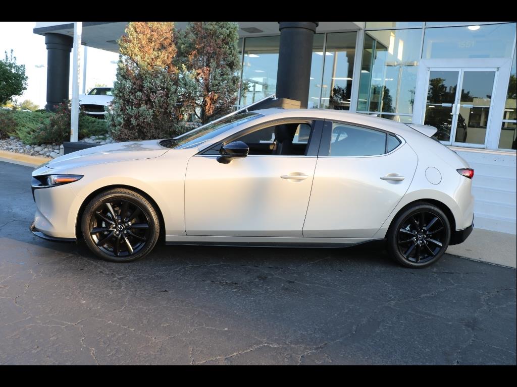 Used 2025 Mazda Mazda3 Premium with VIN JM1BPAMM2S1763822 for sale in Kansas City