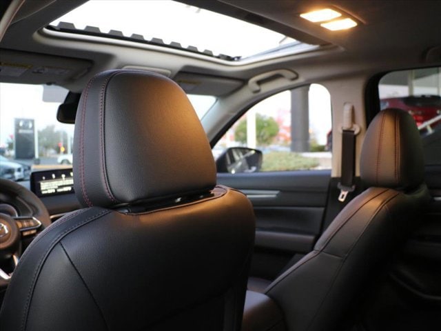 2025 Mazda CX-5 S Carbon Edition - Photo 11