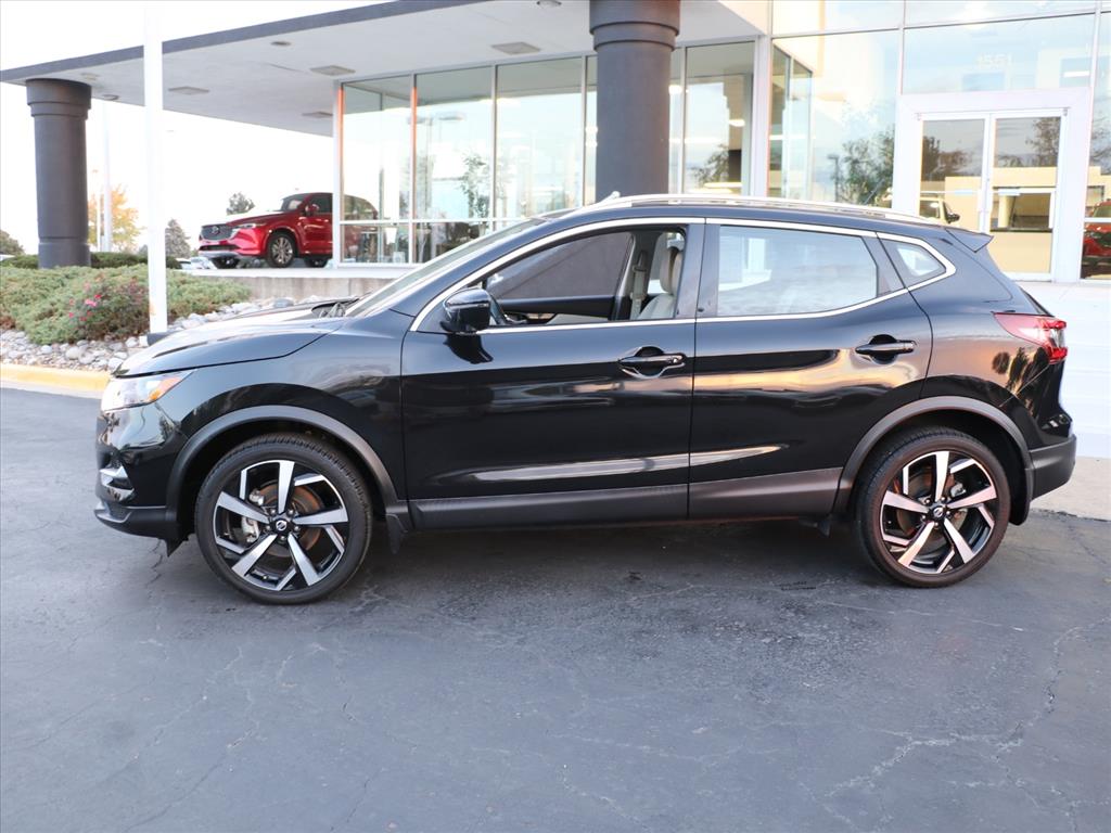 Used 2022 Nissan Rogue Sport SL with VIN JN1BJ1CWXNW493723 for sale in Kansas City