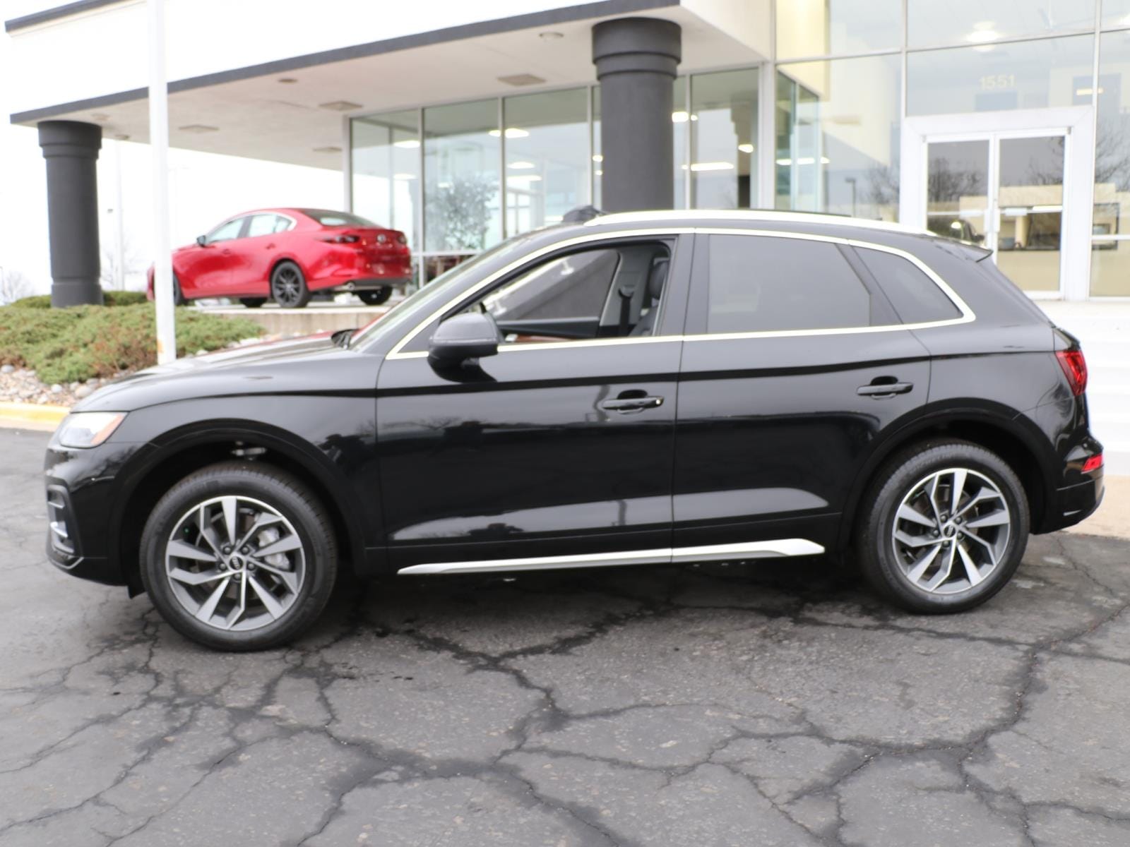 Used 2021 Audi Q5 Premium Plus with VIN WA1BAAFY6M2087383 for sale in Kansas City