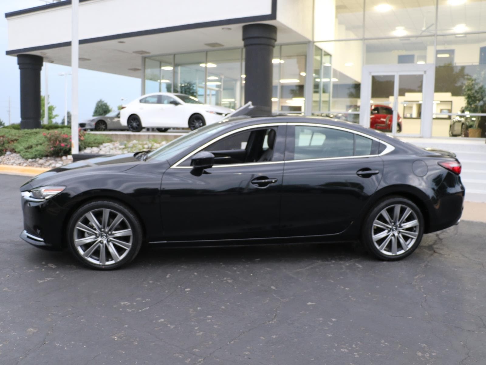 Used 2020 Mazda MAZDA6 Signature with VIN JM1GL1XY4L1511796 for sale in Kansas City