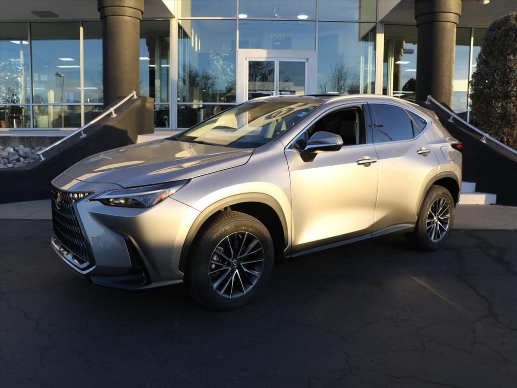 2022 Lexus NX Hybrid 350h's photo