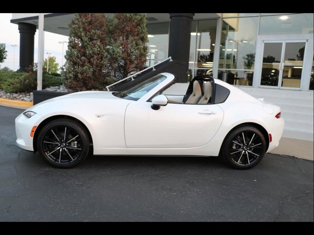 2025 Mazda MX-5 Miata Miata RF Grand Touring photo 2