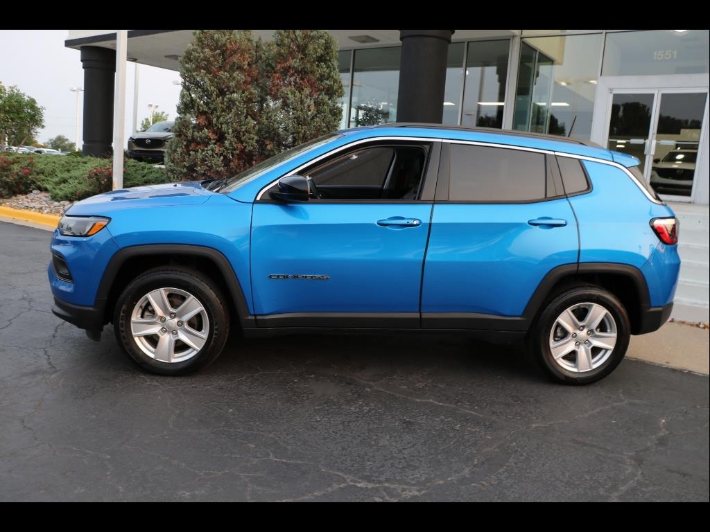 Used 2022 Jeep Compass Latitude with VIN 3C4NJDBB5NT181342 for sale in Kansas City