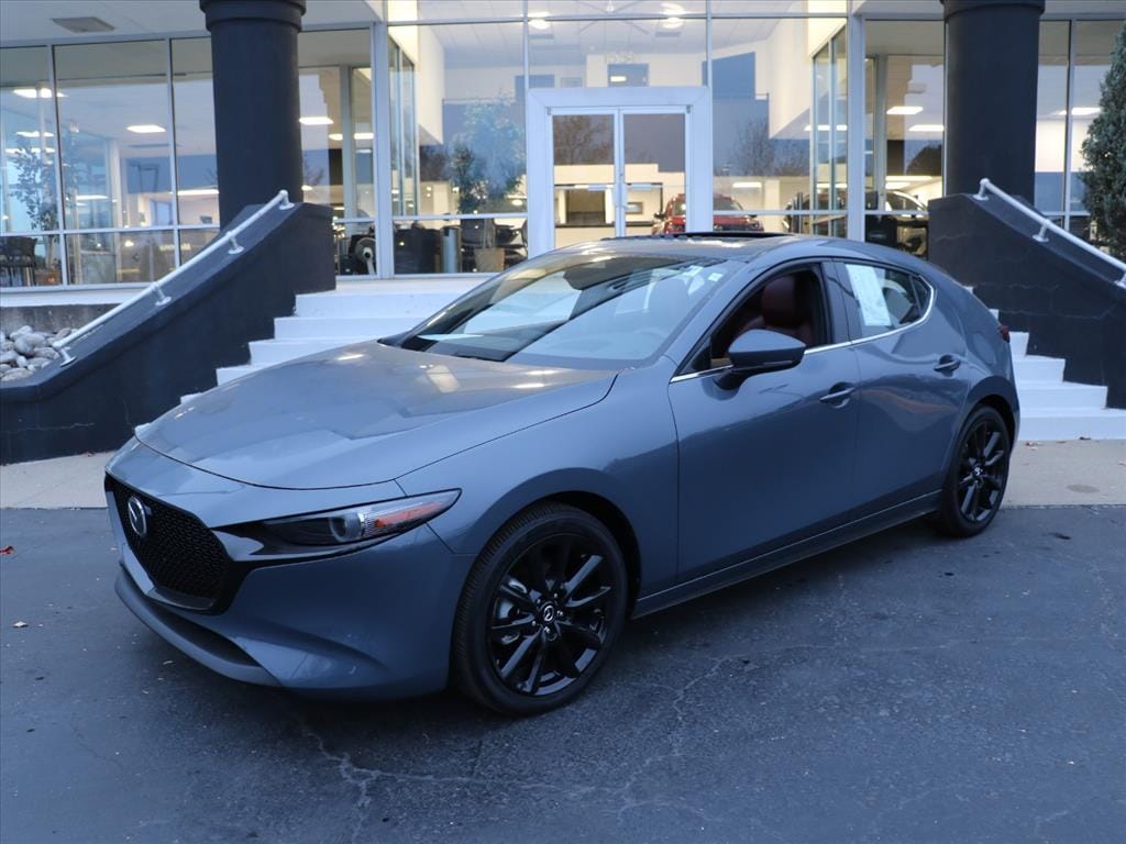 2025 Mazda Mazda3 Premium's photo