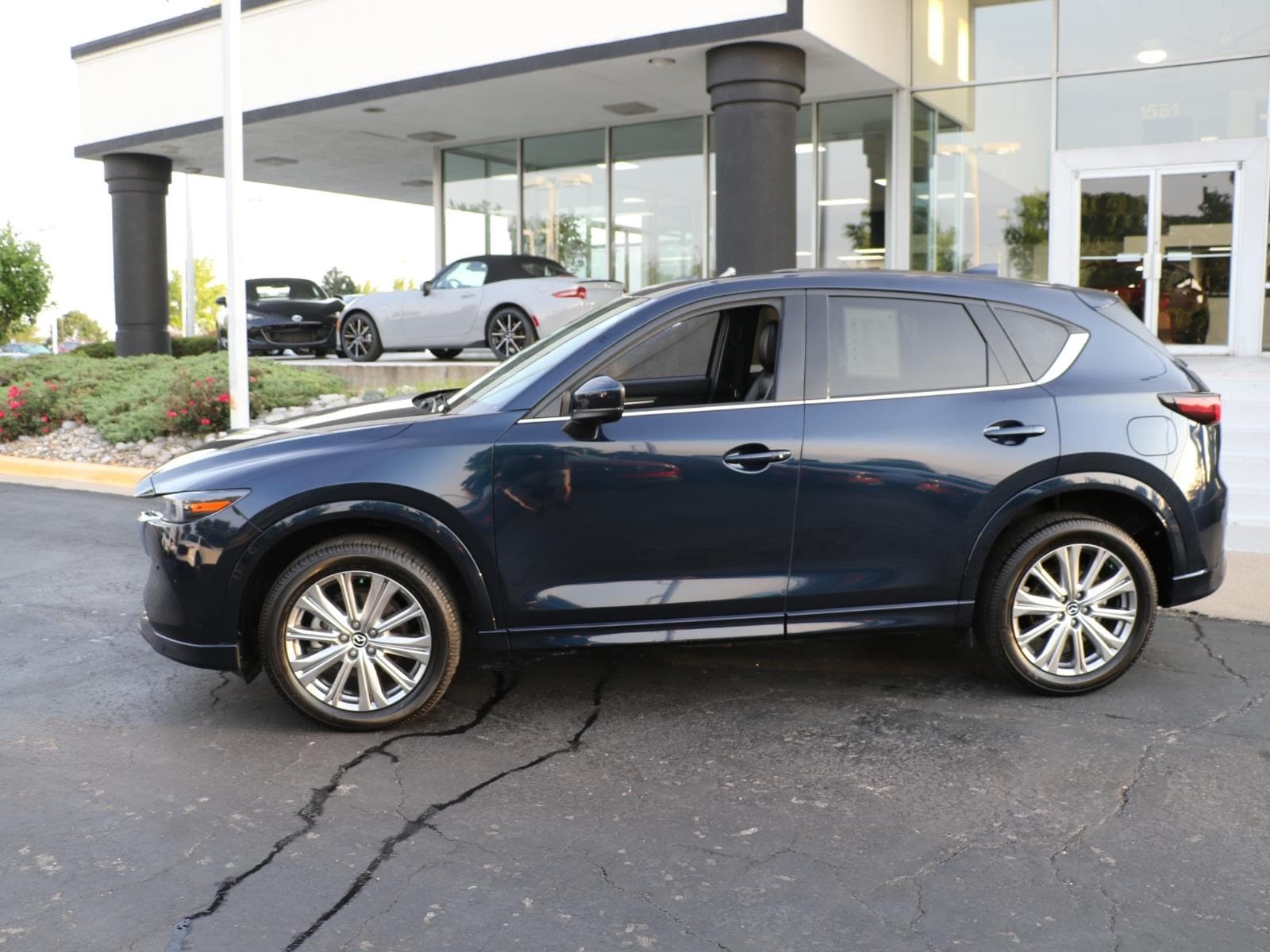 Used 2023 Mazda CX-5 TURBO Signature with VIN JM3KFBXY4P0109478 for sale in Kansas City