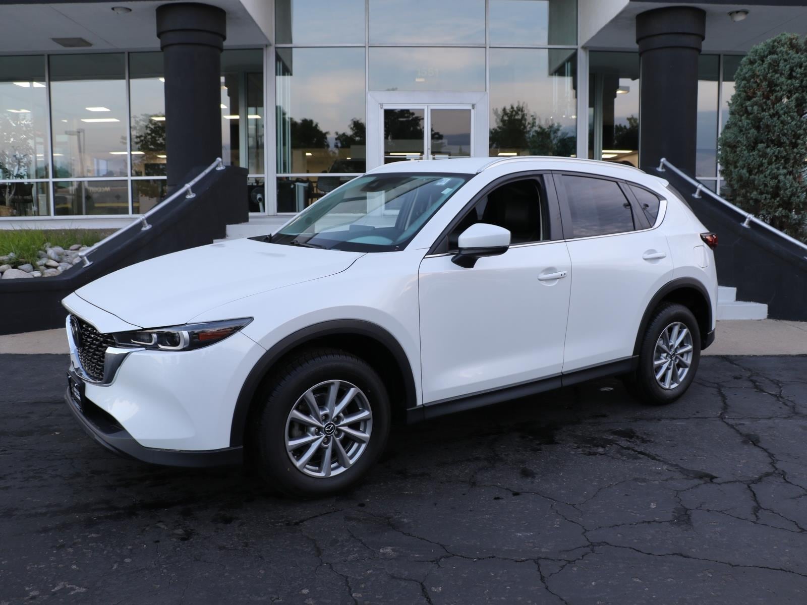 2023 Mazda CX-5 S Select Package Auto AWD's photo