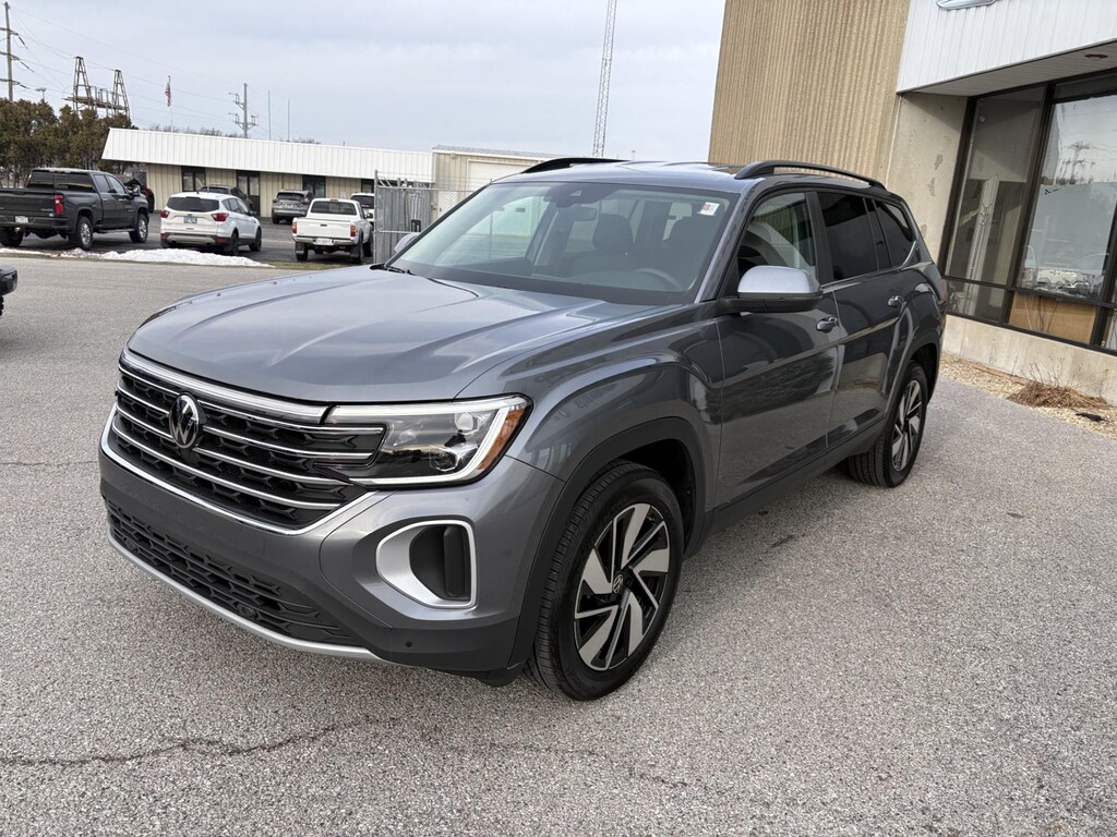 Used 2025 Volkswagen Atlas SE w/Tech Sport Utility Vehicle