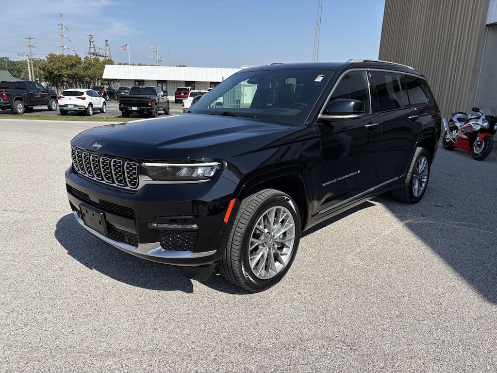 Used 2023 Jeep Grand Cherokee L Summit Sport Utility Vehicle