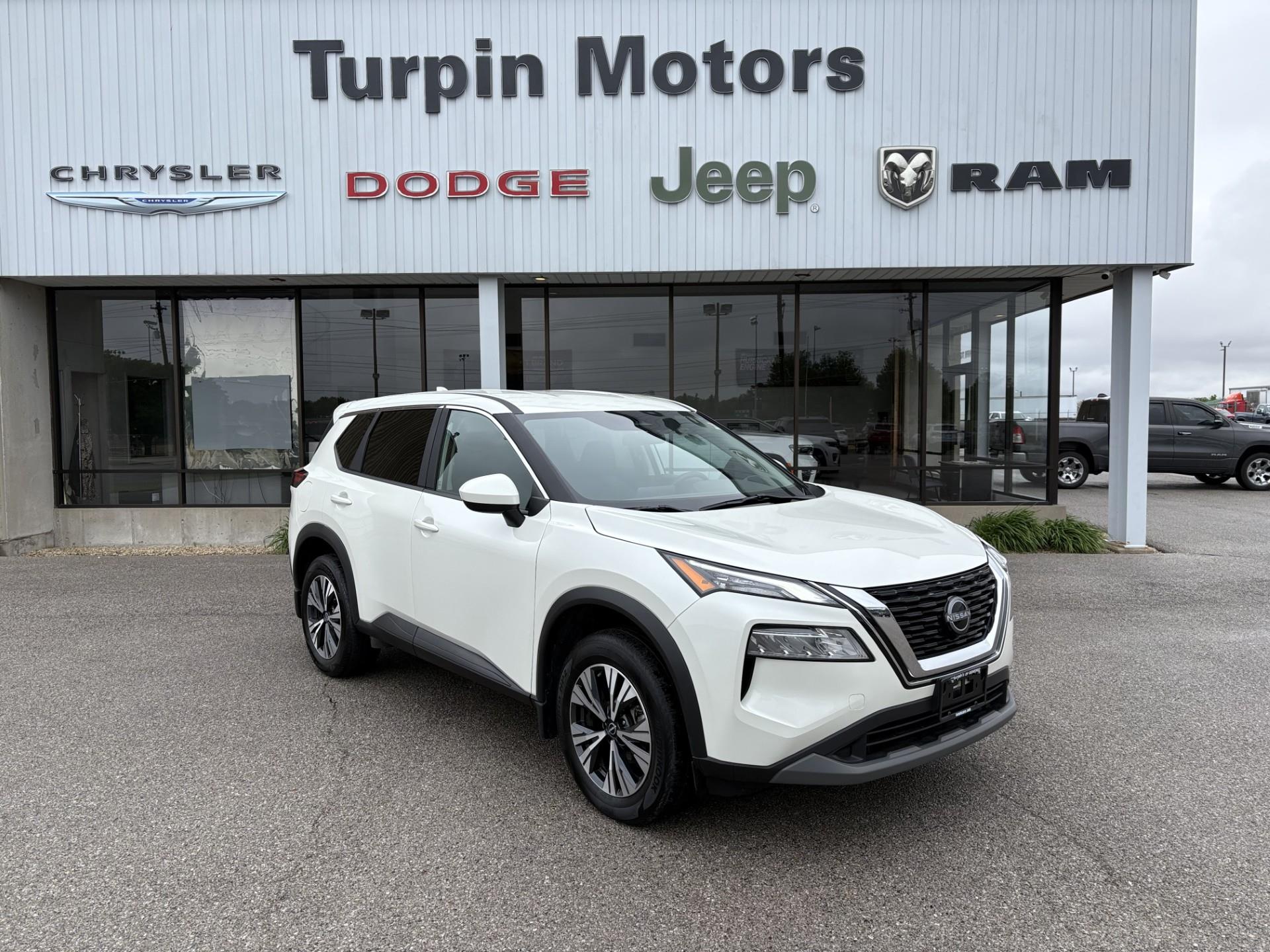 2023 Nissan Rogue SV's photo