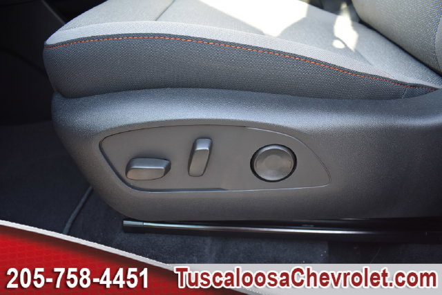2027 Chevrolet Traverse LT - Photo 17
