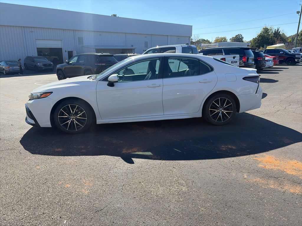 2021 Toyota Camry SE photo 4
