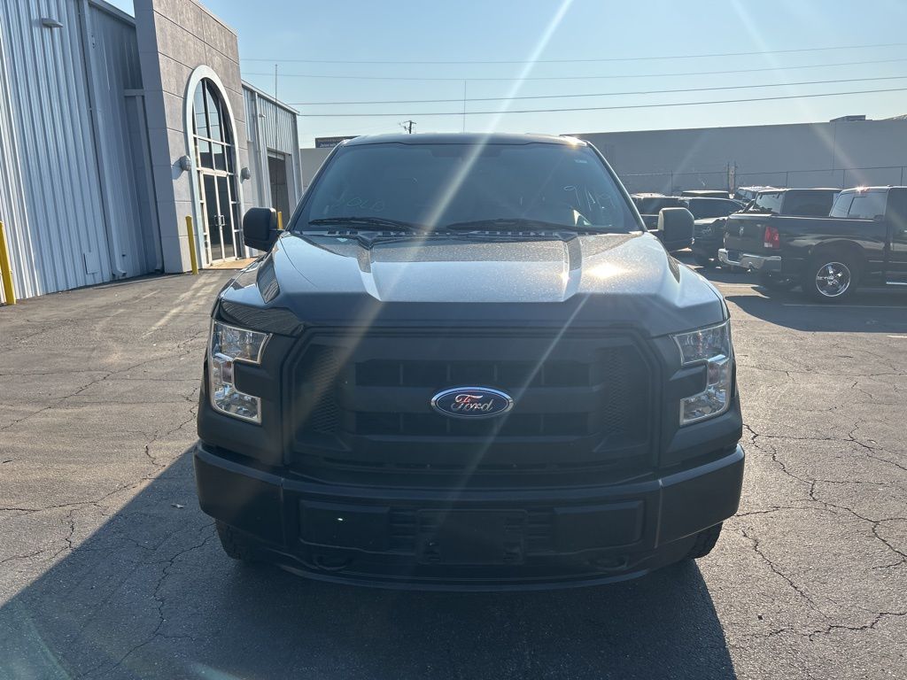 2016 Ford F-150 XL photo 2