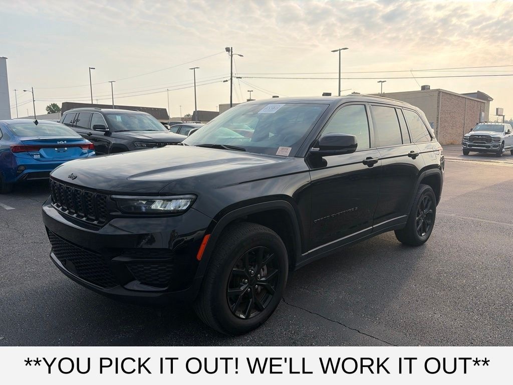 Used 2024 Jeep Grand Cherokee Laredo SUV