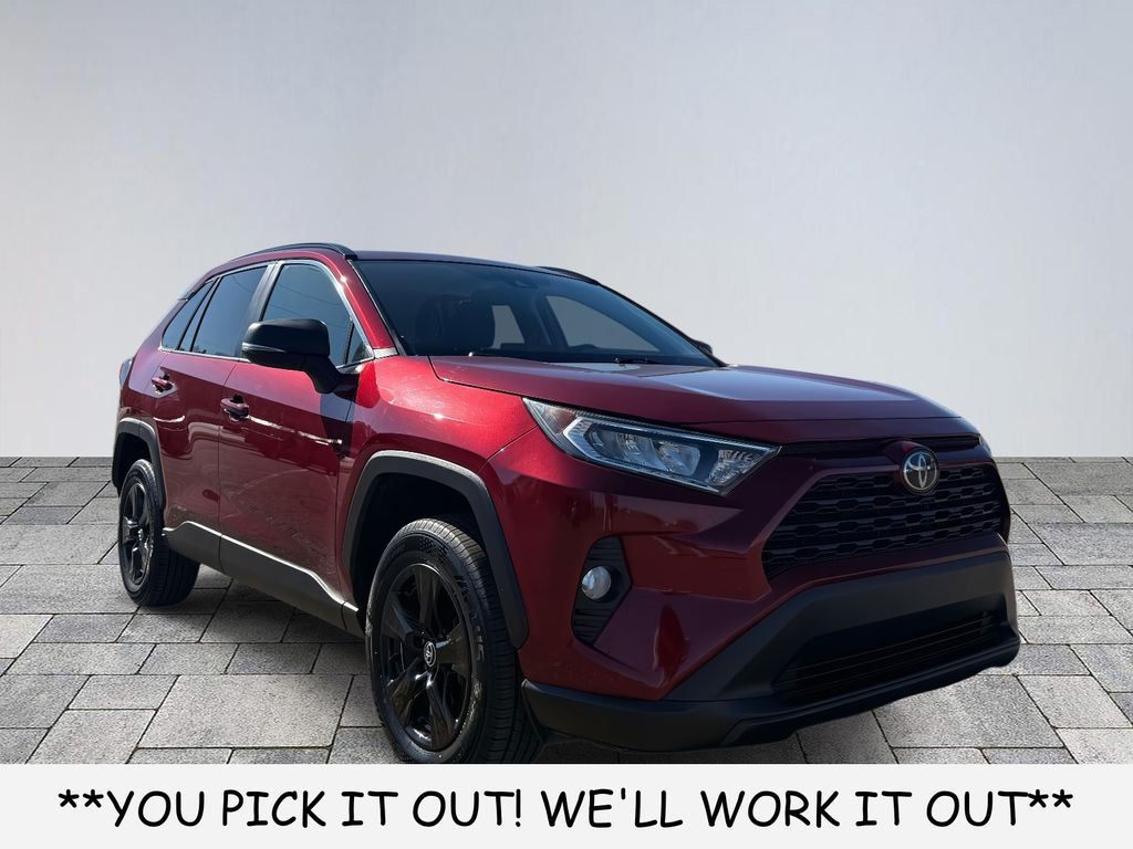 2020 Toyota RAV4 XLE's photo