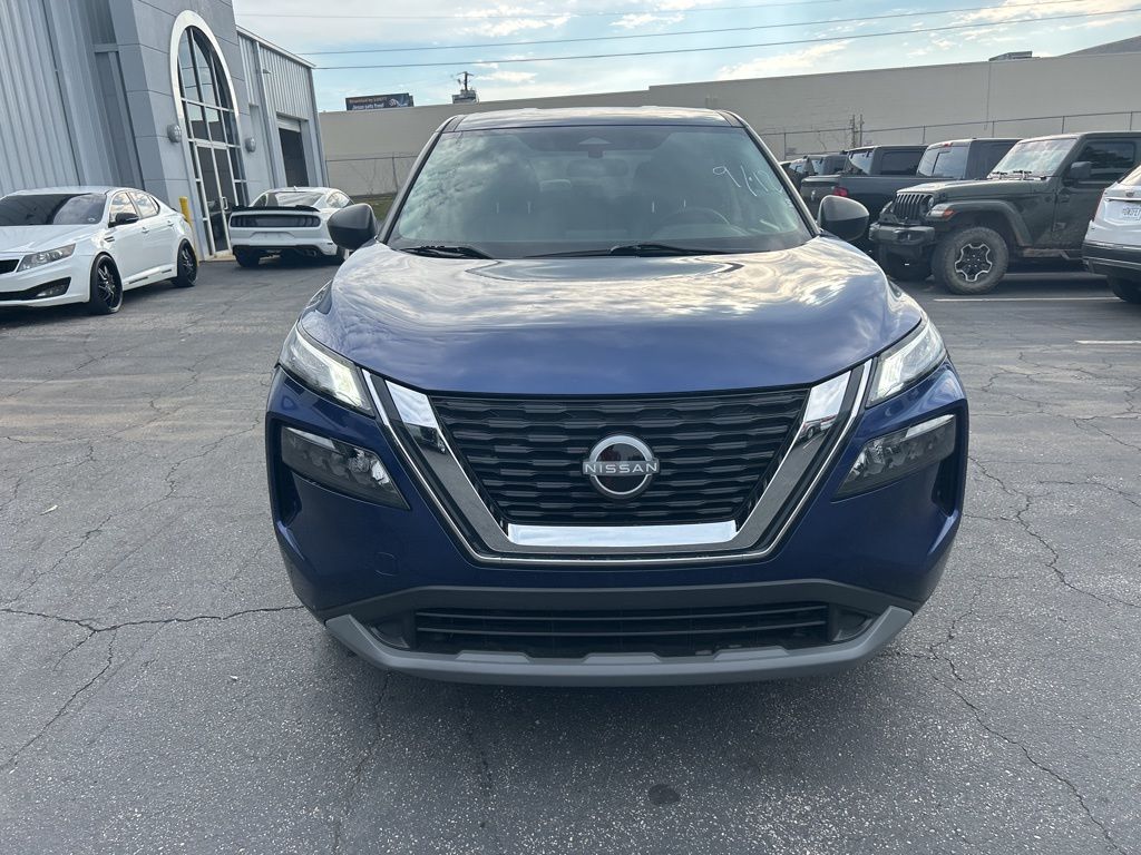 2022 Nissan Rogue S photo 2