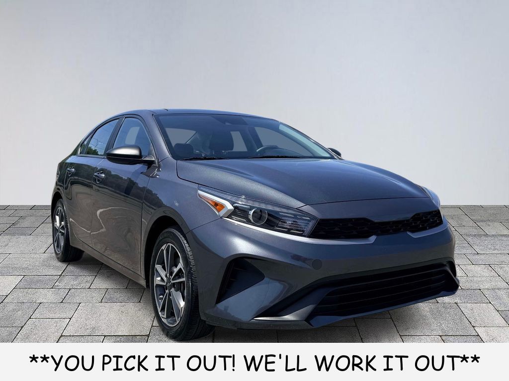 2023 Kia Forte LXS AT's photo