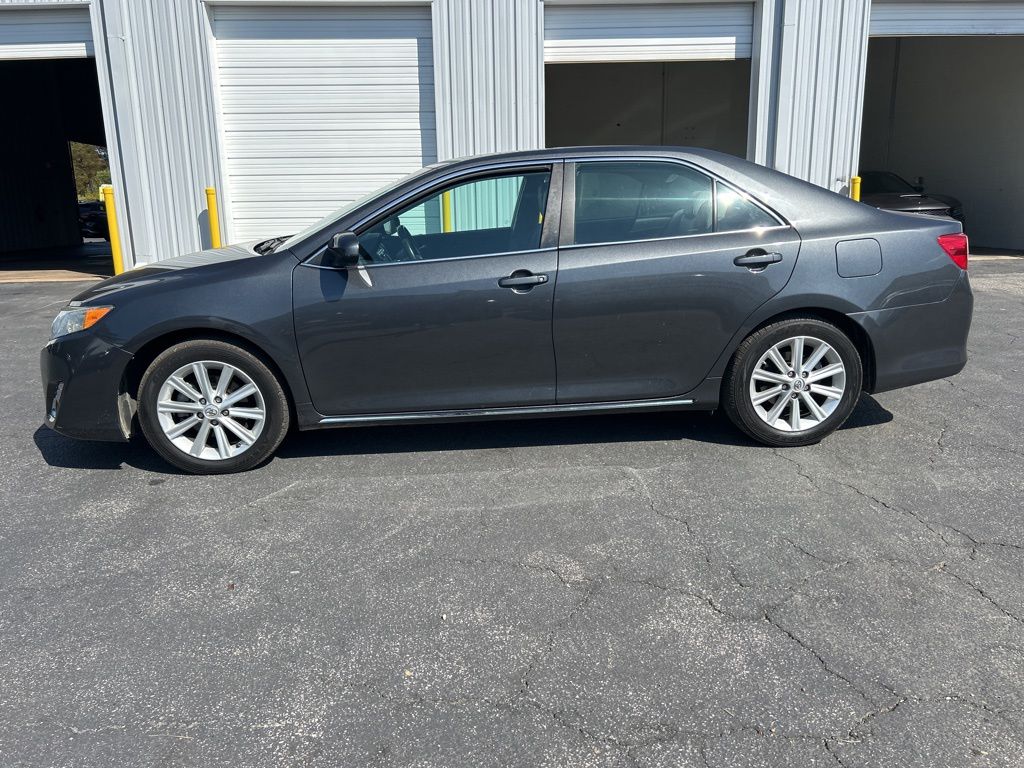 2013 Toyota Camry XLE photo 4