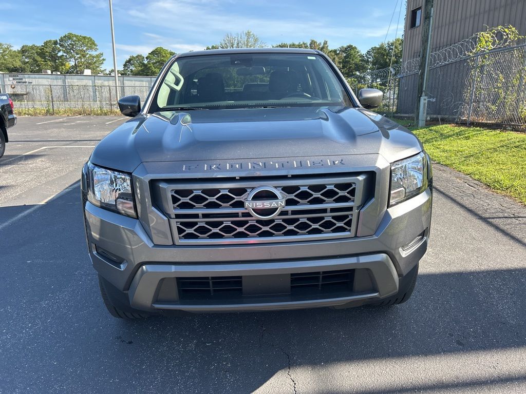2024 Nissan Frontier SV photo 2