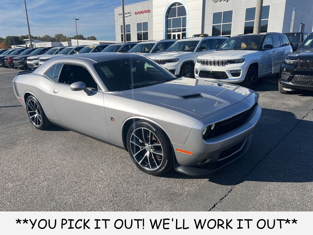 2016 Dodge Challenger Scat Pack's photo