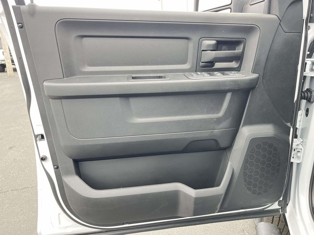 2026 RAM 3500 Tradesman - Photo 11