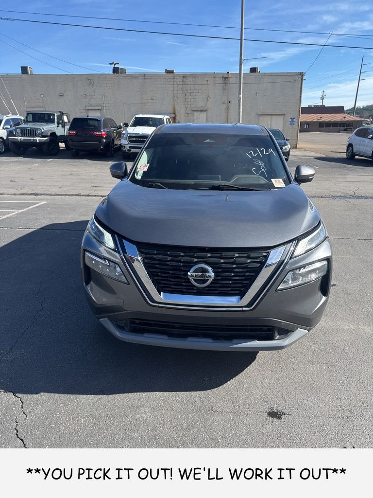2021 Nissan Rogue SV's photo