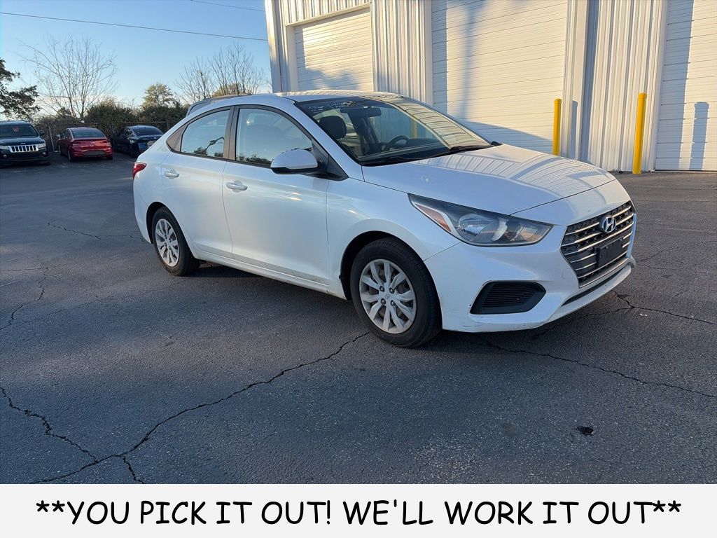 2019 Hyundai Accent SE's photo