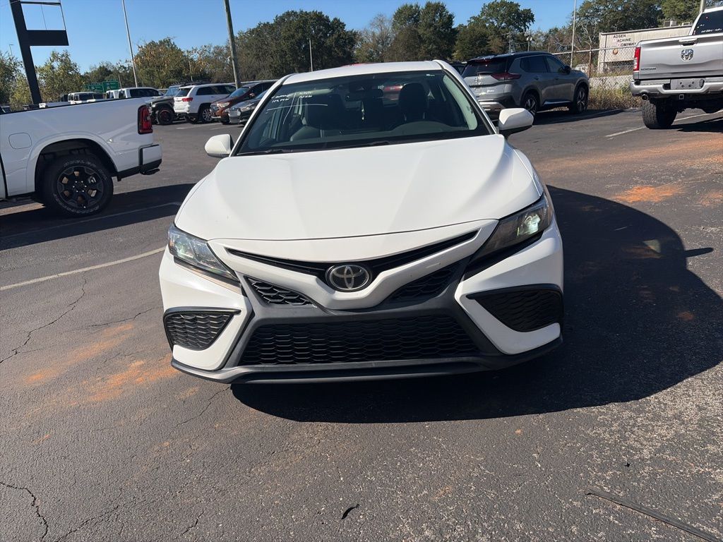 2021 Toyota Camry SE photo 2
