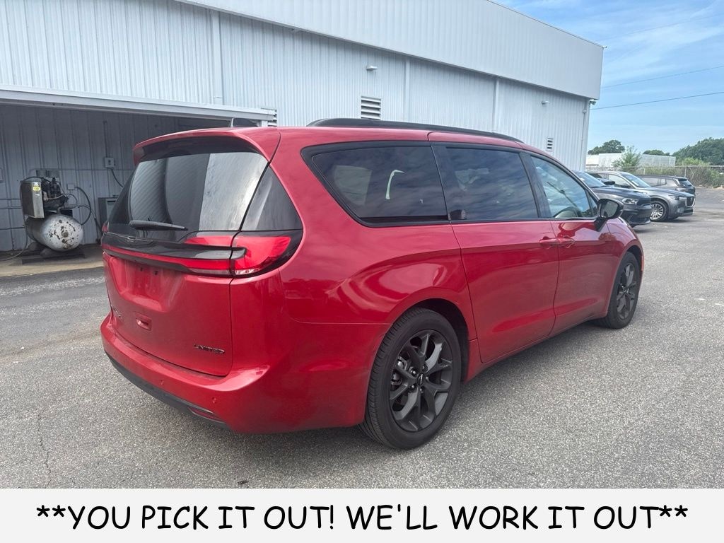 Used 2025 Chrysler Pacifica Limited Van Passenger Van
