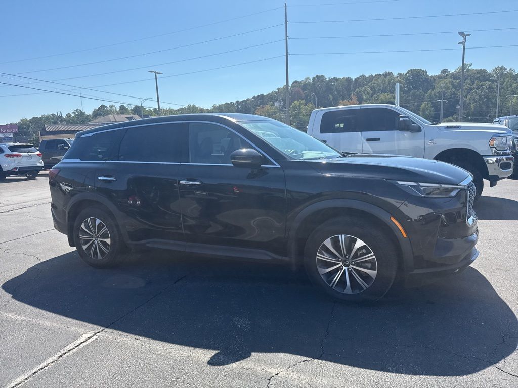 2023 Infiniti QX60 Pure photo 3