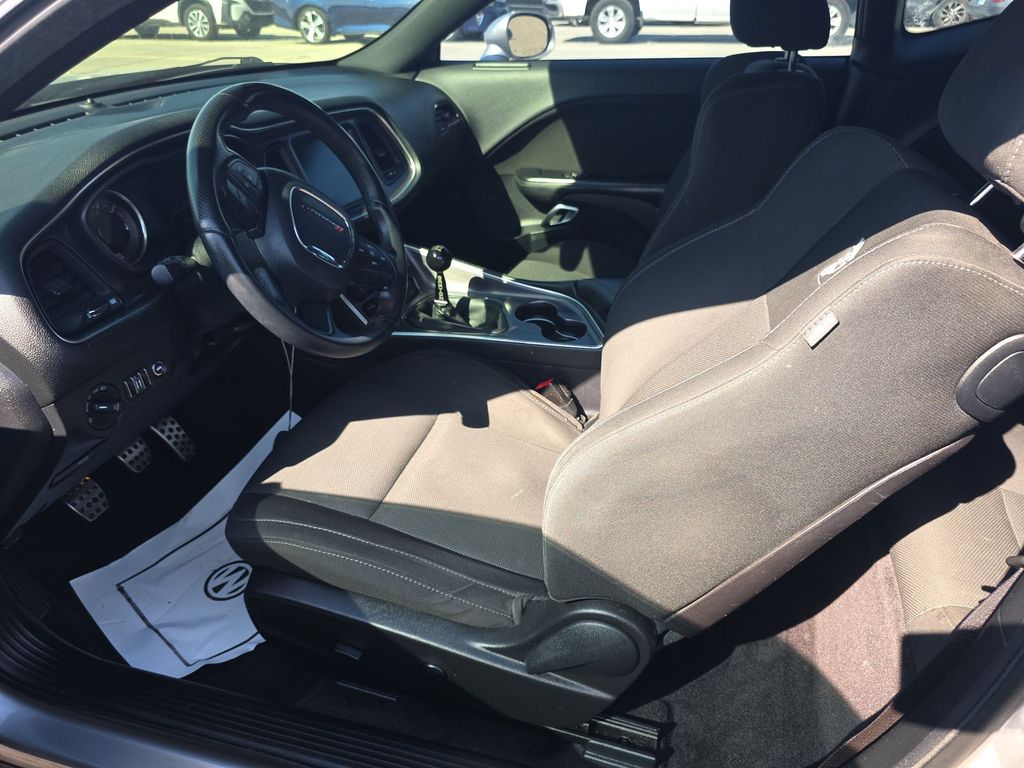 2016 Dodge Challenger R/T Scat Pack photo 2