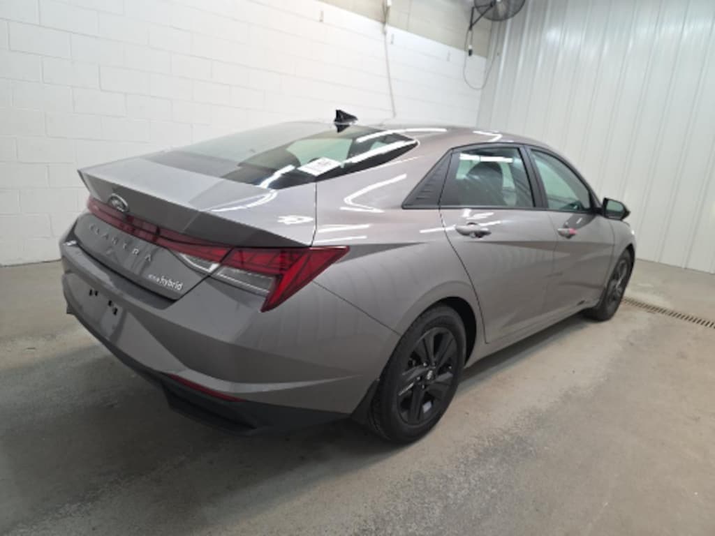 Used 2022 Hyundai Elantra Hybrid Blue Sedan