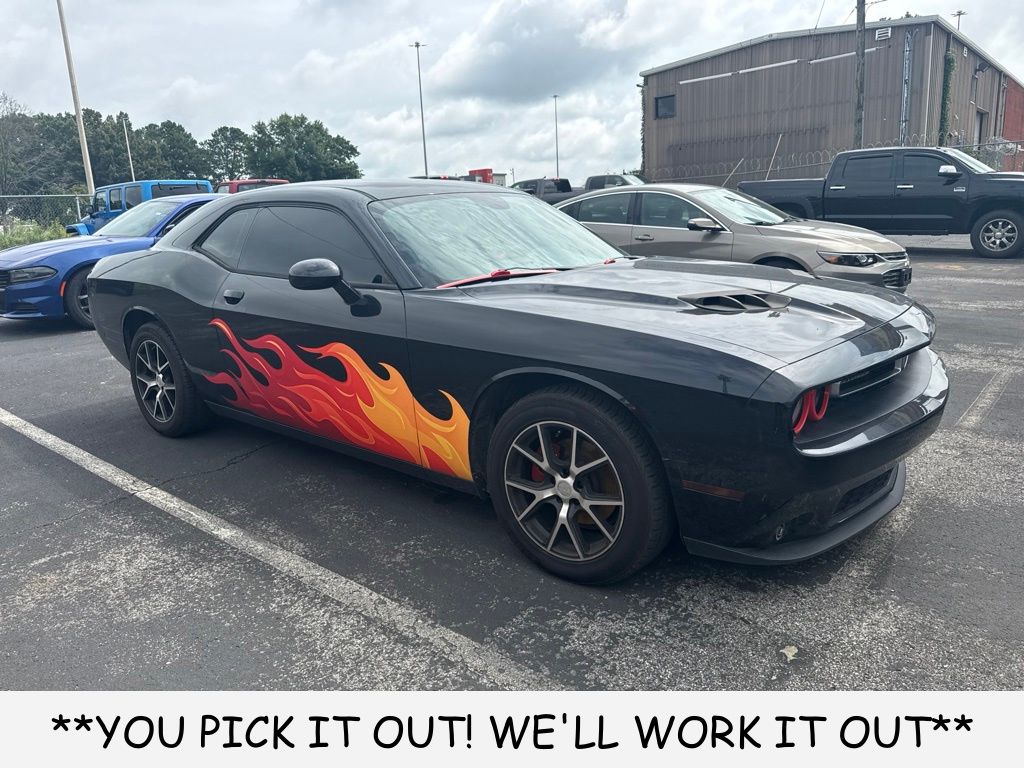 2017 Dodge Challenger SXT's photo