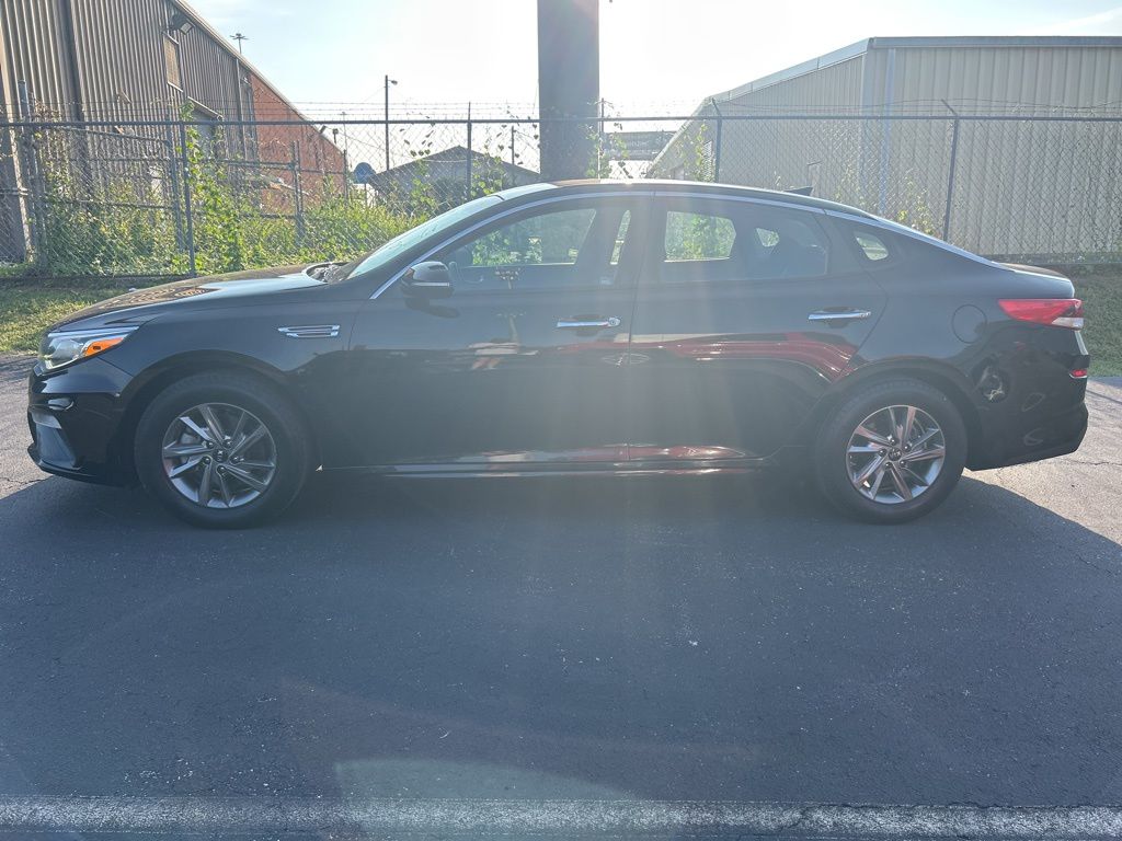2019 Kia Optima LX photo 4
