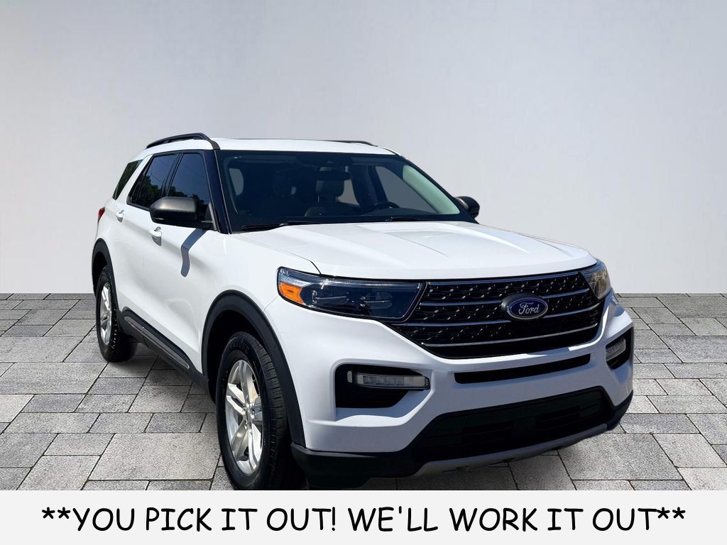 2023 Ford Explorer XLT 4WD's photo
