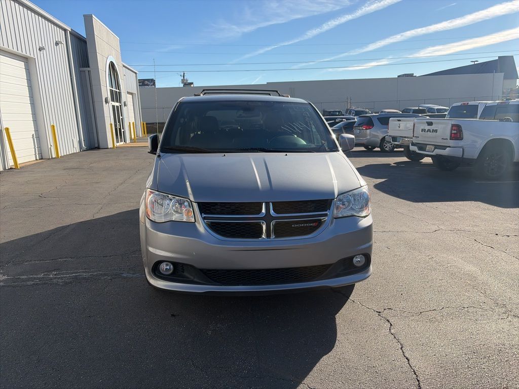 2020 Dodge Grand Caravan SXT photo 2