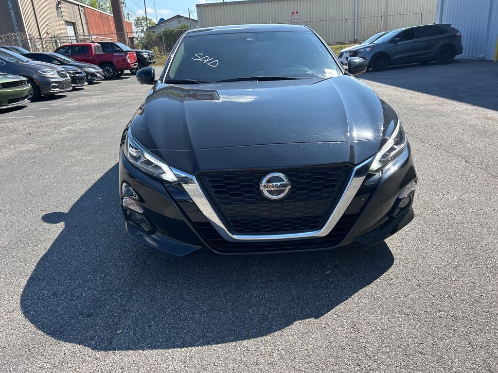 2021 Nissan Altima 2.5 Platinum photo 2