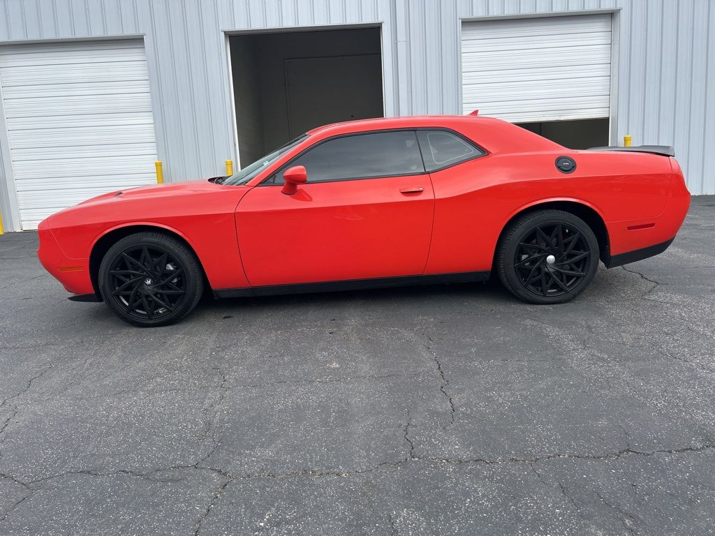 2022 Dodge Challenger SXT photo 4