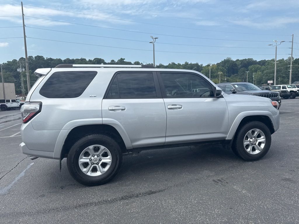 2021 Toyota 4Runner SR5 photo 3