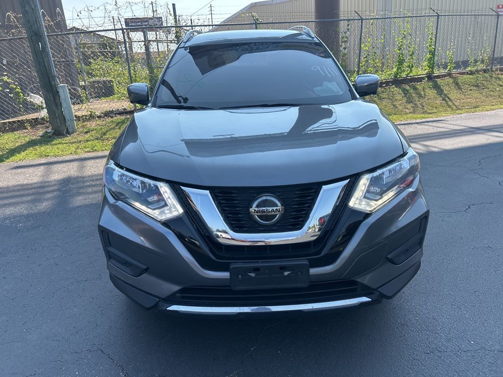 2018 Nissan Rogue SV photo 2