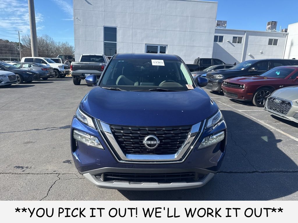 2023 Nissan Rogue SV's photo