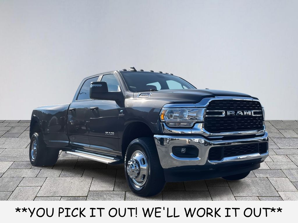 2023 RAM Ram 3500 Pickup Big Horn's photo