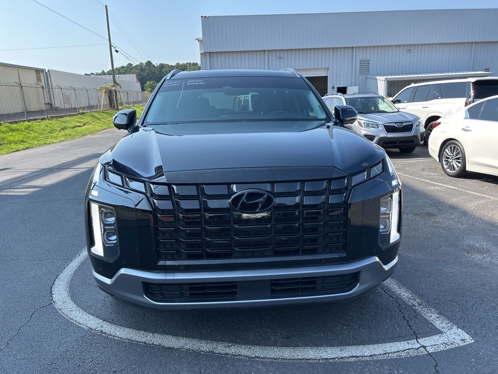 2024 Hyundai Palisade Limited photo 2