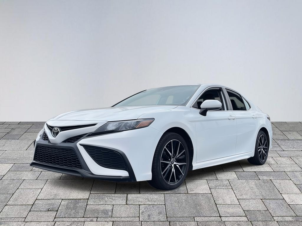Used 2021 Toyota Camry SE Sedan