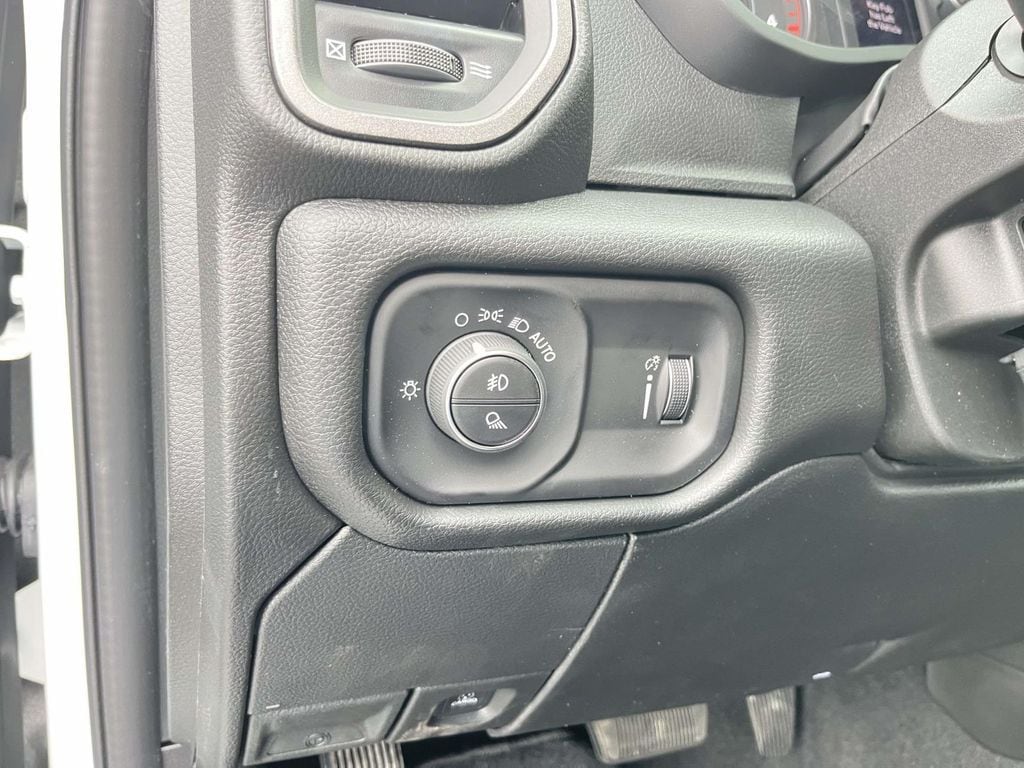 2026 RAM 3500 Tradesman - Photo 13
