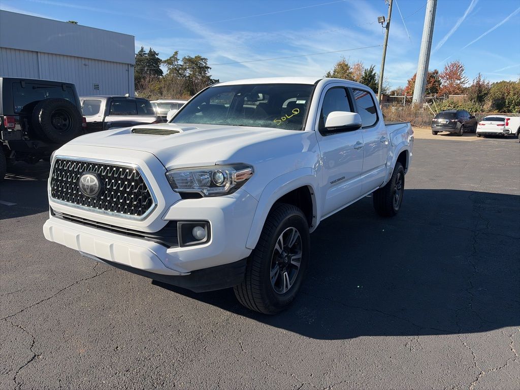 2018 Toyota Tacoma TRD Sport V6 photo 3